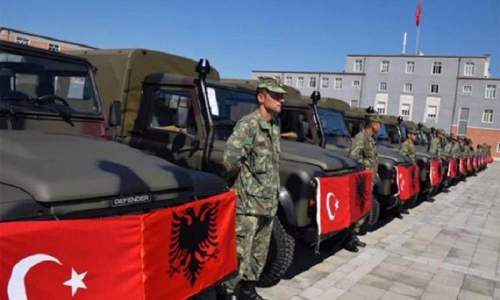 «Πράσινο φως» από τον Αλβανό Πρόεδρο για στρατιωτική συνεργασία με Τουρκία